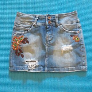 *NWOT* Clash Embroidered Denim Skirt